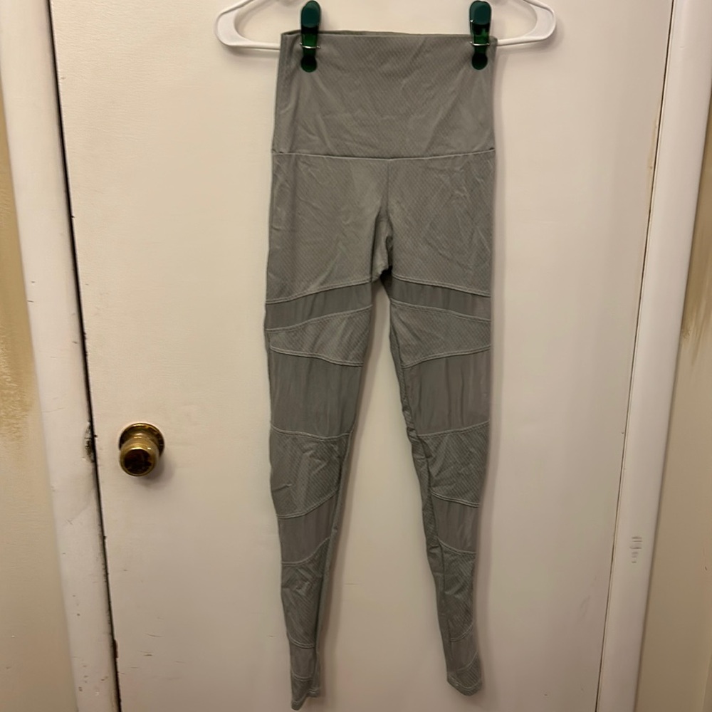 Onzie Women’s Leggings Grey Size XS
